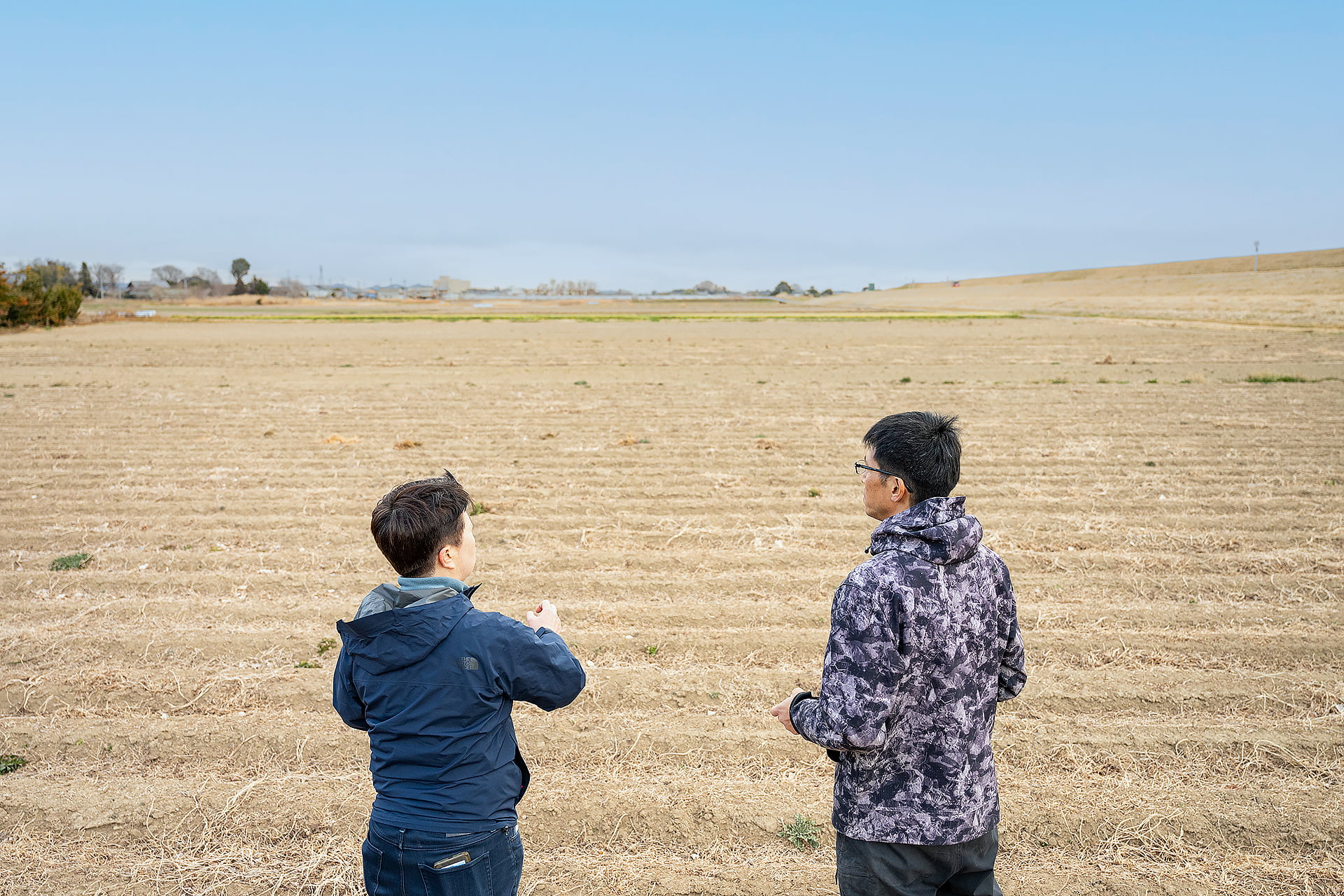 語り合う赤石さんと牧野さん